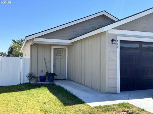640 Tinley St, Stanfield, OR, 97875-4662 | Card Image