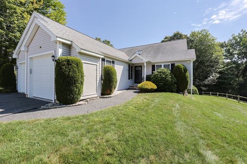 18-18 Carriage Path, Uxbridge, MA, 01569-2616 | Card Image