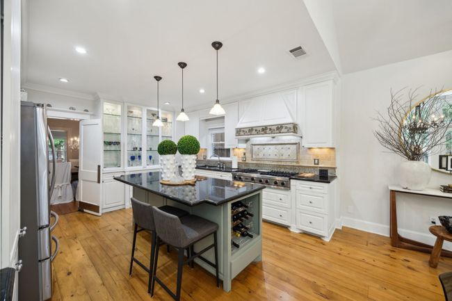 6329 Richmond Ave, House other with 4 bedrooms, 3 bathrooms and null parking in Dallas TX | Image 7