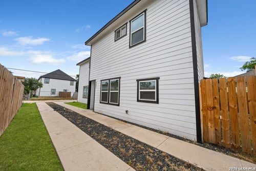201-323 Gabriel, San Antonio, TX, 78202-1523 | Card Image
