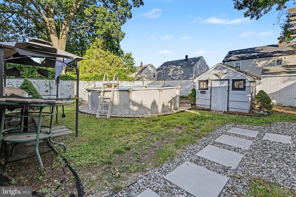 Residential in ELMWOOD PARK 5