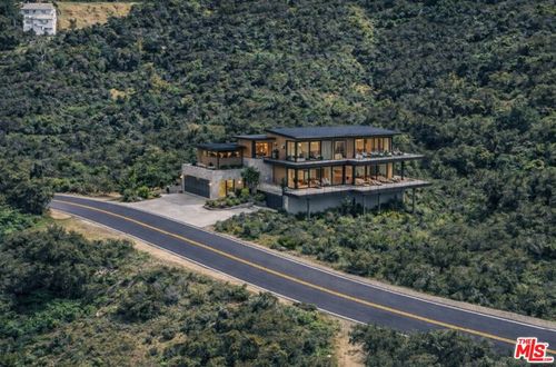 55607 Greenwich Rd, Glendale, CA, 91206 | Card Image