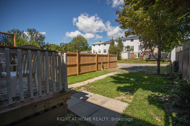 92 Farquhar Pl, House attached with 3 bedrooms, 2 bathrooms and 2 parking in Elliot Lake ON | Image 24