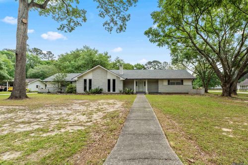 26526 Debra Dr, Denham Springs, LA, 70726-5925 | Card Image