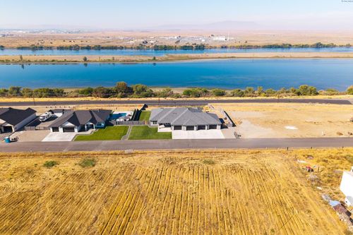 113 Columbia Bluff Ln, Pasco, WA, 99301-6183 | Card Image