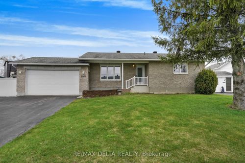 2807 Leonard St, Rockland, ON, K4K1A4 | Card Image