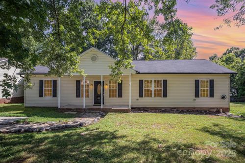308 E Louisiana Ave, Bessemer City, NC, 28016-2730 | Card Image