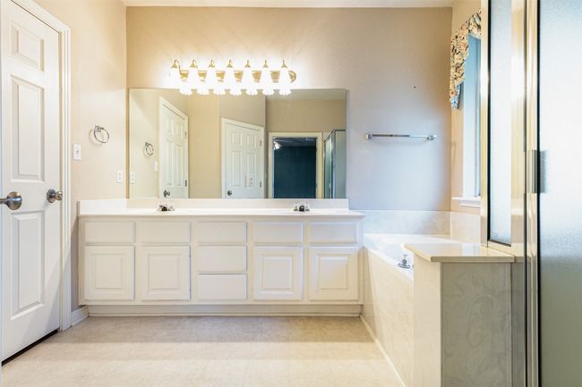 14946 Doria Dr, House other with 4 bedrooms, 2 bathrooms and 2 parking in Austin TX | Image 37