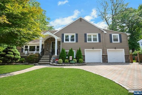340 Graphic Blvd, New Milford, NJ, 07646-2131 | Card Image
