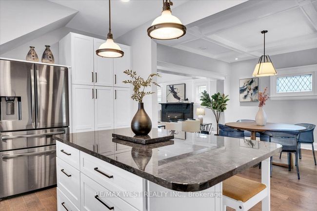 206 Howard Park Ave, House other with 5 bedrooms, 4 bathrooms and null parking in Toronto ON | Image 17