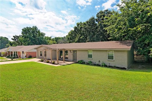 945 E Elm St, Fayetteville, AR, 72703-2728 | Card Image