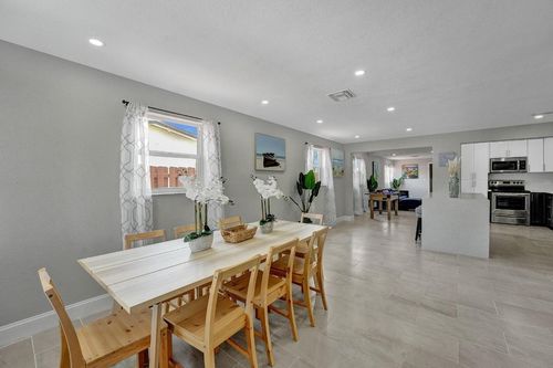 337 Sw 8th Ave, Delray Beach, FL, 33444-2457 | Card Image