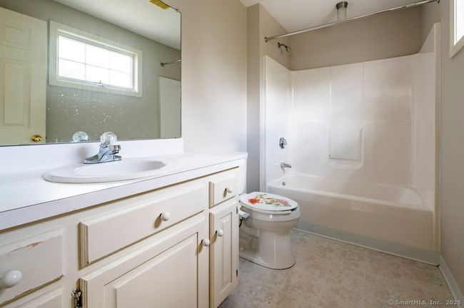 44 - 44 Dunham St, Condo with 2 bedrooms, 3 bathrooms and null parking in Wethersfield CT | Image 7