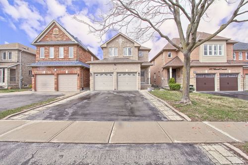 484 Menczel Cres, Newmarket, ON, L3X2P6 | Card Image