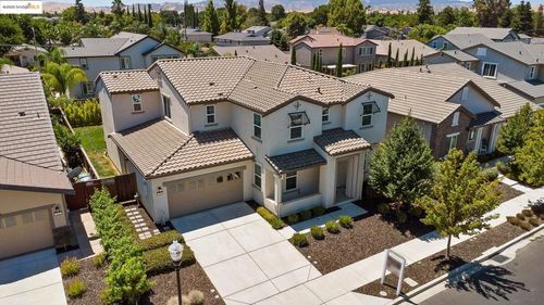 566 Mandevilla Dr, Brentwood, CA, 94513-5563 | Card Image