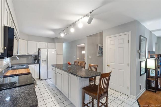 6 Michael Dr, House other with 3 bedrooms, 3 bathrooms and 2 parking in Clinton CT | Image 9
