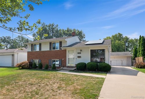 2344 Winston Dr, Sterling Heights, MI, 48310-5840 | Card Image