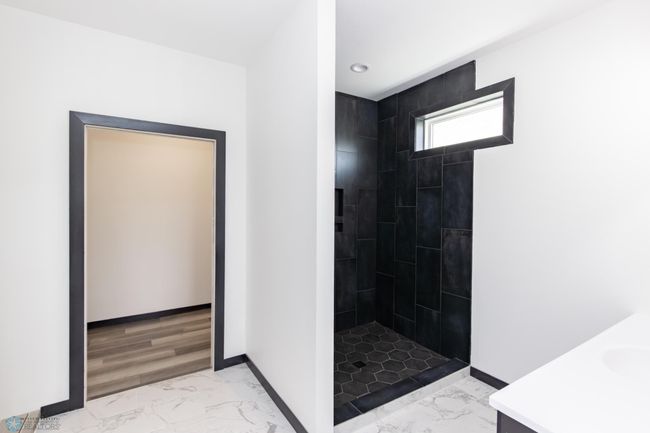 Primary Bathroom - 3/4 | Image 35