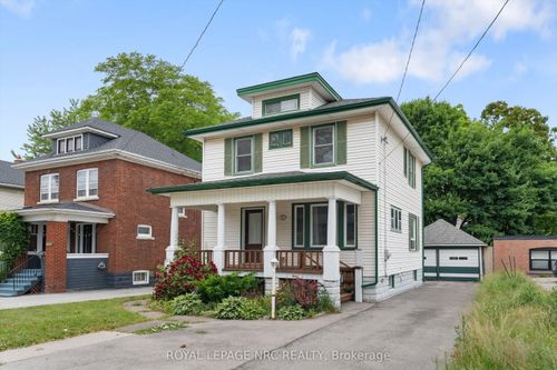 5129 Mcrae St, Niagara Falls, ON, L2E1P6 | Card Image