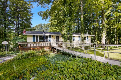4110 S Scenic View Dr, Suttons Bay, MI, 49682-9508 | Card Image