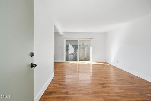 835 Empire Avenue, Ventura, CA, 93003 | Card Image