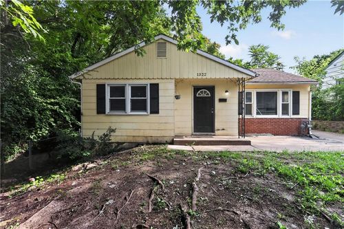 1322 E 82nd Street, Kansas City, MO, 64131 | Card Image