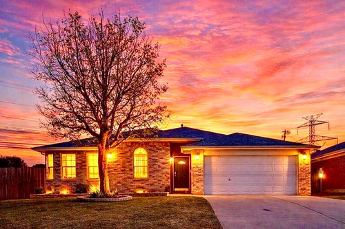 10604 Cobblestone Dr, Benbrook, TX, 76126-4500 | Card Image