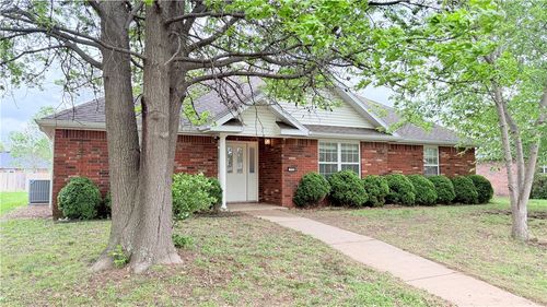 772 N Queen Annes Lace Dr, Fayetteville, AR, 72704-5105 | Card Image