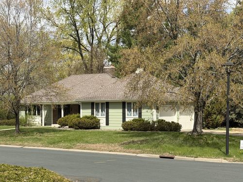 8100 Rhode Island Cir, Bloomington, MN, 55438-3400 | Card Image