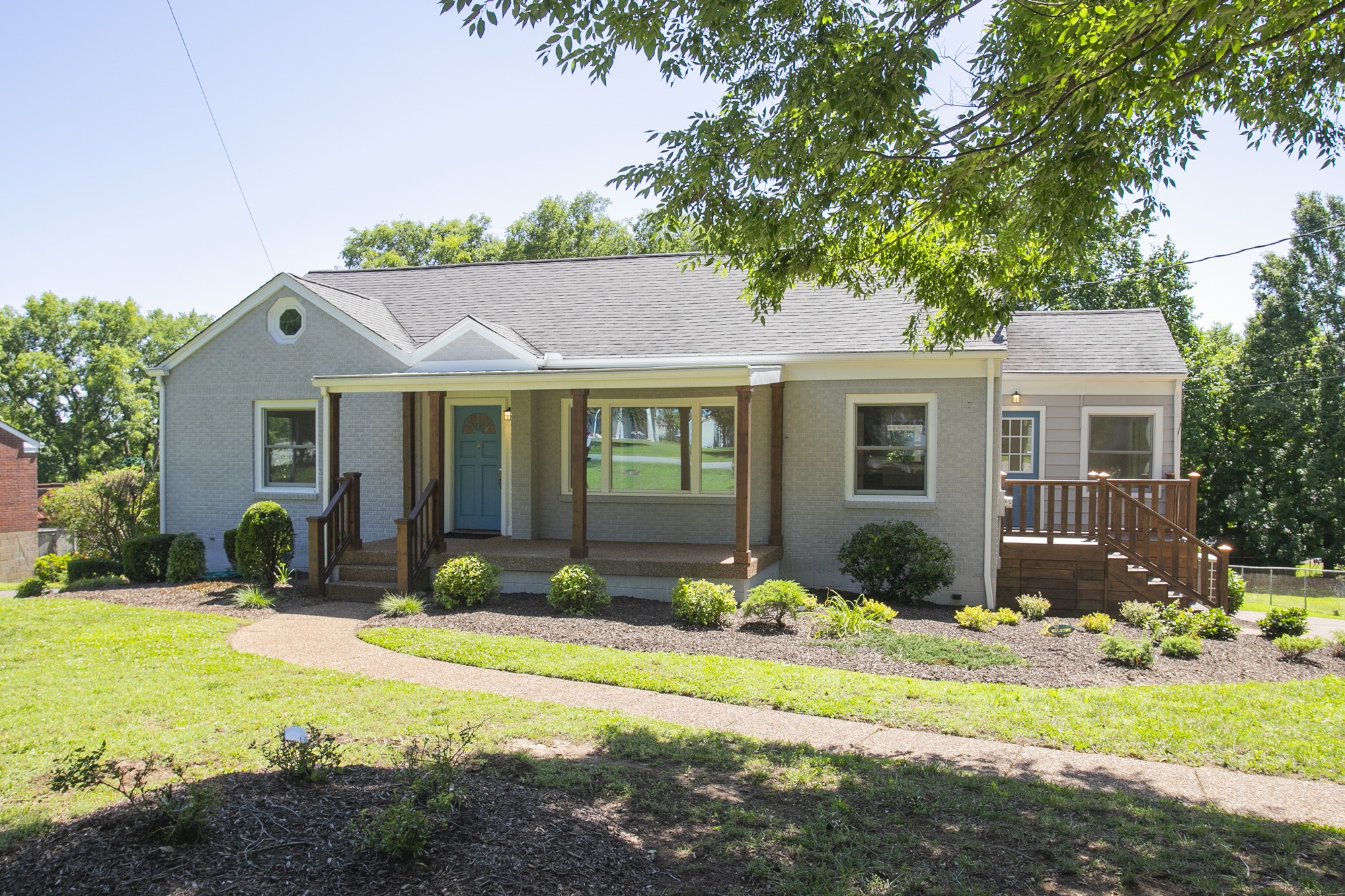 Moss Rose Dr, Nashville, TN 37216
