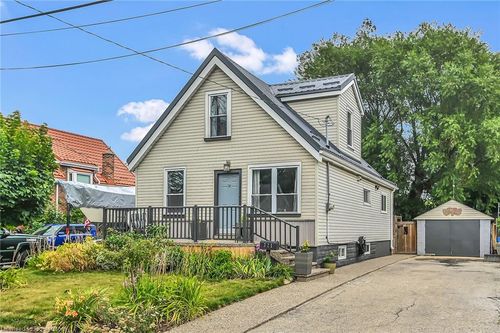321 E 12th St, Hamilton, ON, L9A3X9 | Card Image