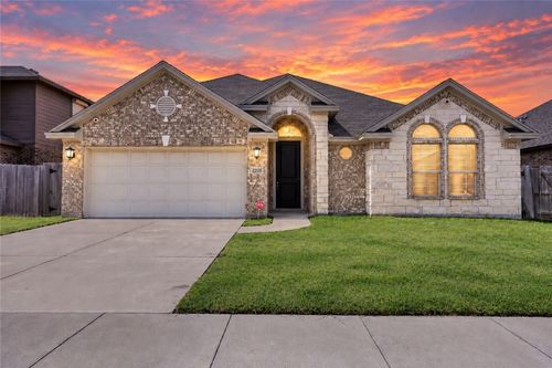 2205 Pajaro Ln, Corpus Christi, TX, 78414-2747 | Card Image