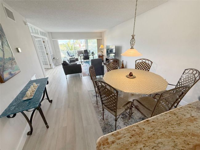 APT-406 - 140 Ne 28 Th Ave, Condo with 2 bedrooms, 2 bathrooms and null parking in Pompano Beach FL | Image 8