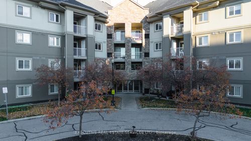 203-4 Dayspring Cir, Brampton, ON, L6P2Z5 | Card Image