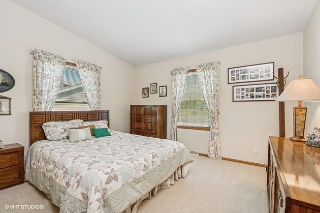 972 W Shore Dr, House other with 3 bedrooms, 3 bathrooms and 3 parking in Fox Lake IL | Image 12