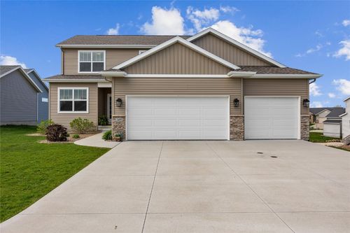 2455 Bridlewood Ct, Marion, IA, 52302-4773 | Card Image