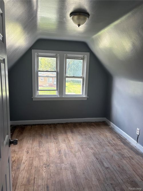 13522 Glastonbury Ave, Detroit, MI, 48223-3508 | Card Image