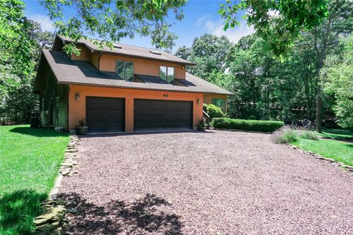 28 Bellhaven Rd, Bellport, NY, 11713-2815 | Card Image
