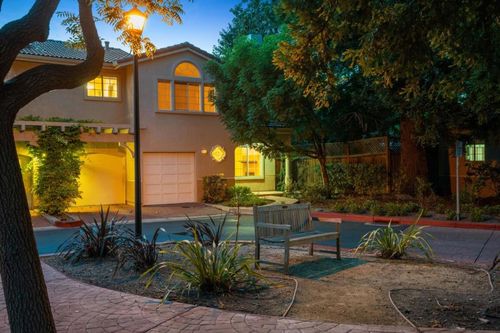 428 Bella Corte, Mountain View, CA, 94043-2899 | Card Image