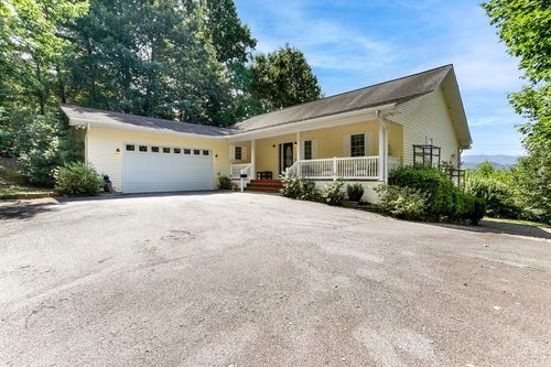 847 Scarlett Way, Young Harris, GA, 30582-2233 | Card Image