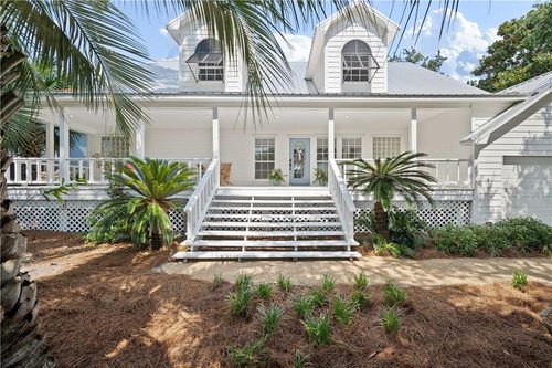 511 Buchanan Dr, Dauphin Island, AL, 36528-3502 | Card Image
