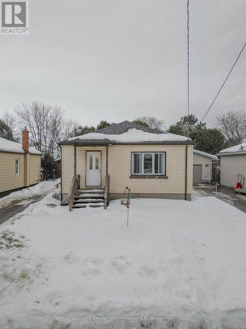 979 Morin St, North Bay, ON, P1B5S4 | Card Image