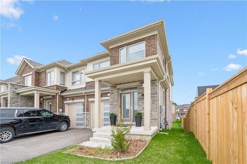 223 Farley Road, Fergus, ON, N1M0J2 | Card Image