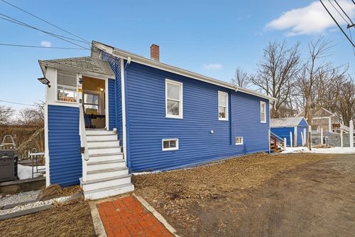 11 Cleaves St, Quincy, MA, 02170-3103 | Card Image