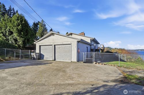 2644 Stevens Dr, Bremerton, WA, 98312-2726 | Card Image
