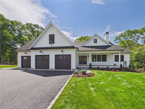 125 Whitehead Rd, Coventry, RI, 02816-8948 | Card Image