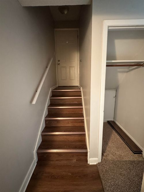 932 Pius Ln, Bettendorf, IA, 52722-5155 | Card Image