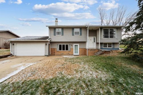 82 Main St, Lowden, IA, 52255-9594 | Card Image