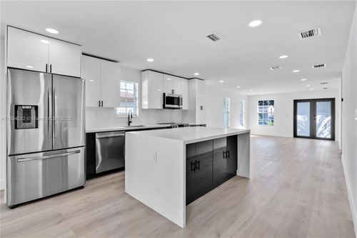 407 Nw 45th St, Miami, FL, 33127-2662 | Card Image