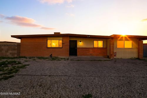 8135 E Escalante Road, Tucson, AZ, 85730 | Card Image